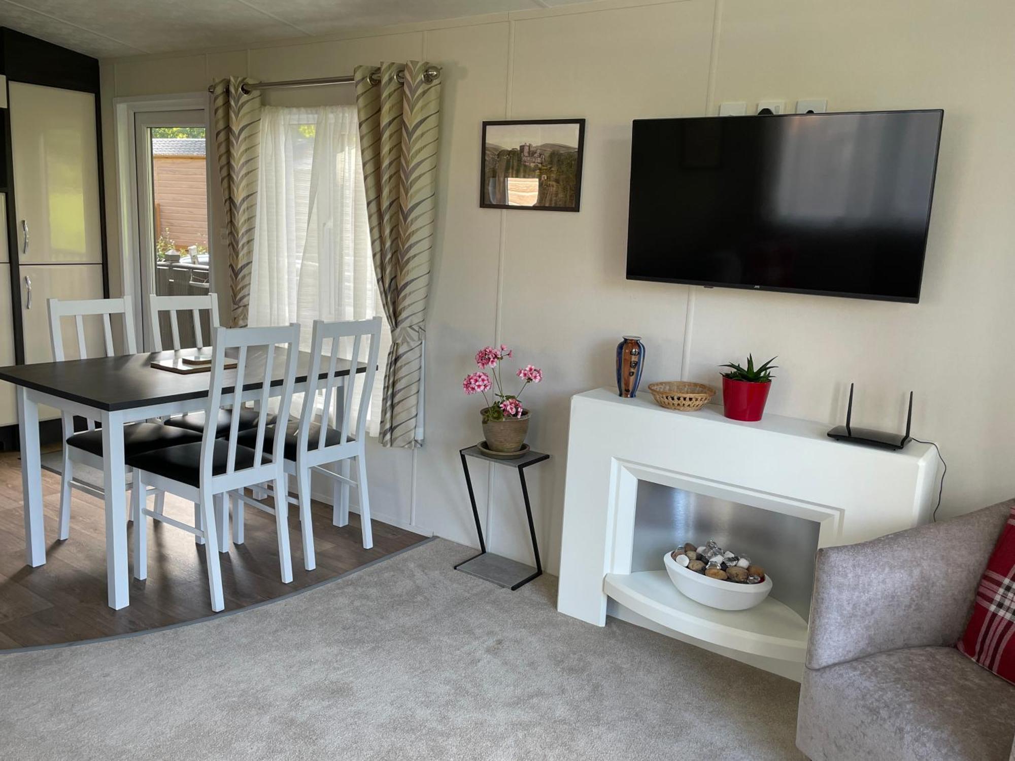 Thistle Lodge Dollar Bagian luar foto